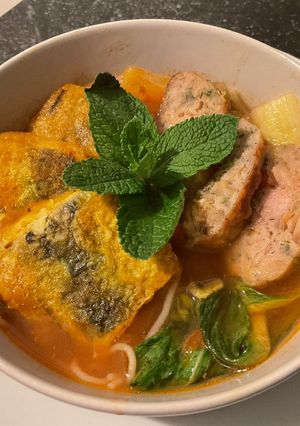 Hình của món Bún cá canh chua ngọt.