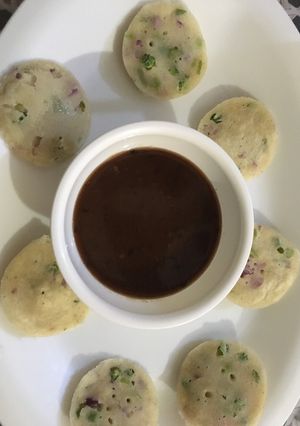 A picture of Veg idli.