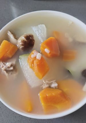 A picture of Winter Melon Soup.