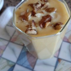 A picture of Mango oats smoothie.