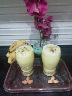 A picture of Healthy Almond Mango Banana Smoothie.