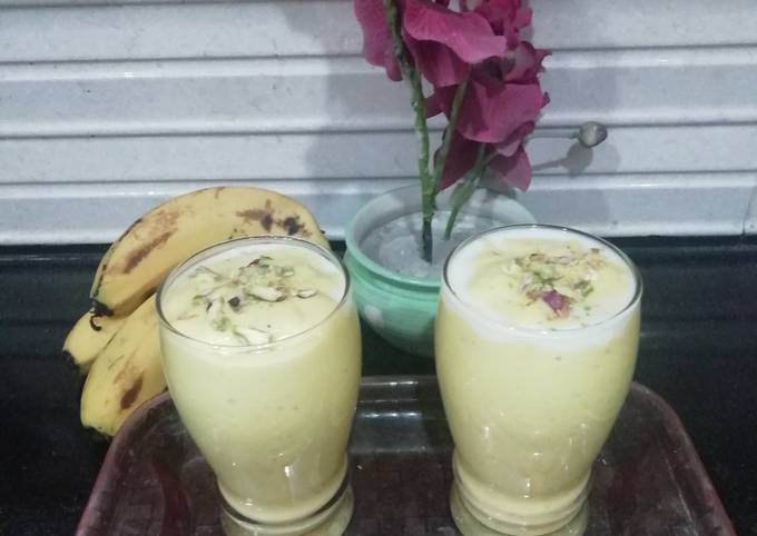 Healthy Almond Mango Banana Smoothie