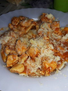 Una foto de Ravioles con Salsa