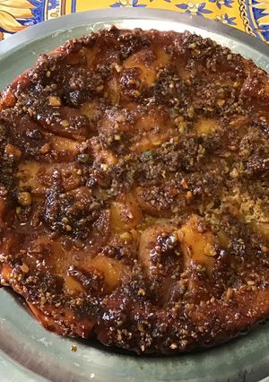 Une photo de Tarte renversée aux pommes,pistaches et caramel