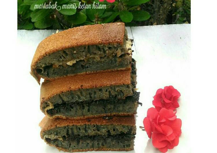 Martabak manis ketan hitam