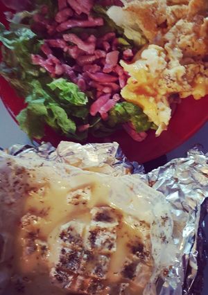 Une photo de Camembert au miel et herbes de Provence rôti au four