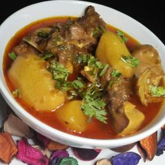 A picture of Mutton Siri with aloo.