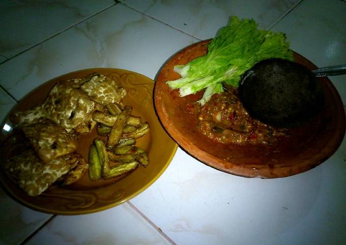 Sambal terasi pedas lalap