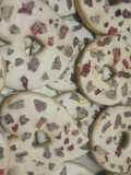 Galletas de mantequilla de San Valentín con pétalos de rosa