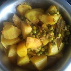 A picture of Ol copir dalna Or Turnip sabji.