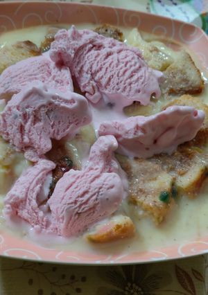 A picture of Custard Bread Delight.