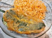 Una foto de chile relleno