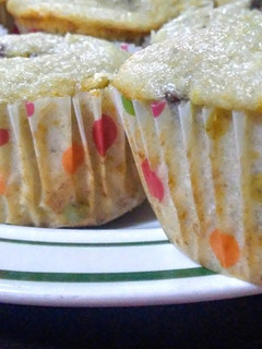 Una foto de Muffins de plátano y chispas de chocolate