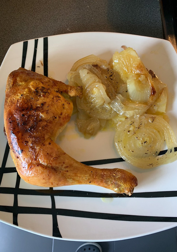 Una foto de Pollo asado al tomillo y la cerveza