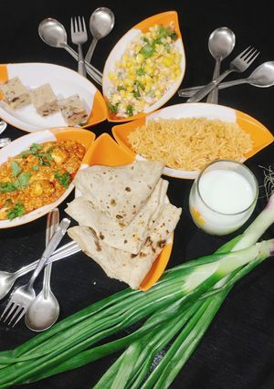 શાહી પનીર (Shahi Paneer Recipe In Gujarati) રેસીપી મુખ્ય ફોટો
