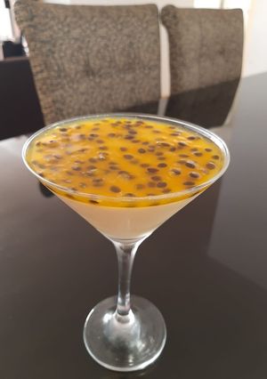 Una foto de Postre de maracuyá