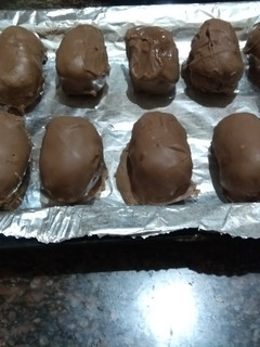 தேங்காய் பார்ஸ் (Thenkaai bars recipe in tamil) செய்முறை முக்கிய புகைப்படம்