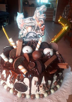 Una foto de Pastel de chocolate (relleno y decoración)