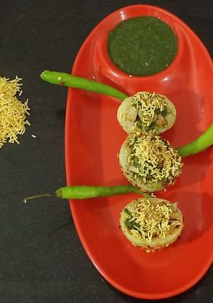 આલુ બોમ્બ (Aalu Bomb Recipe In Gujarati) રેસીપી મુખ્ય ફોટો