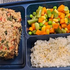 A picture of Spinach and Turkey Meatloaf.
