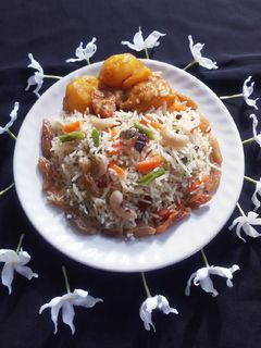 ভেজ ফ্রাইড রাইস(Veg fried rice recipe in bengali) রেসিপির প্রধান ছবি