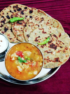सत्तू के पराठे (sattu ke parathe recipe in Hindi) रेसिपी मुख्य फोटो