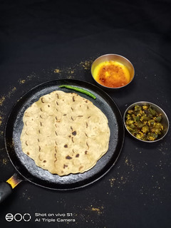 A picture of Khoba roti.