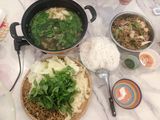 Lẩu gà lá é