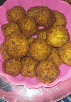 A picture of Potato nuggets.