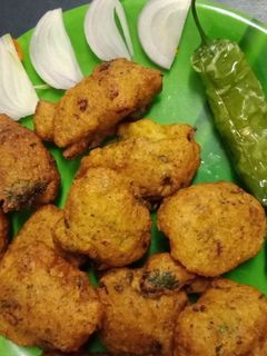 દાળવડા(Dal vada recipe in Gujarati) રેસીપી મુખ્ય ફોટો