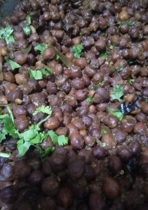 A picture of Hyderabadi black chanay.