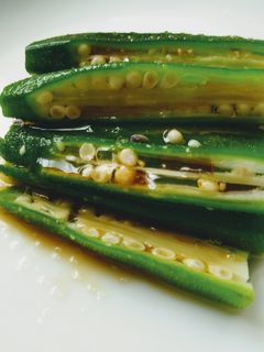【極簡是美】全素楓漿秋葵 (快速8分鐘上菜) 的食譜成品照片