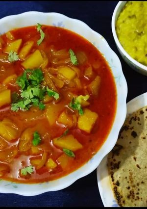 A picture of Spicy Potato and Onion Curry.