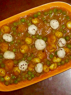 मटर मखाना (Matar Makhana recipe in Hindi) रेसिपी मुख्य फोटो
