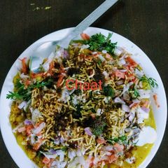 A picture of Aloo tikki chaat.