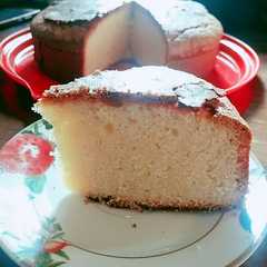 A picture of Torta de naranja súper fácil.