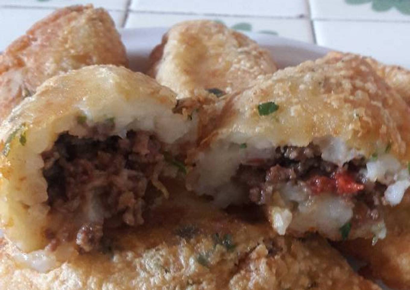 Croquetas de papa rellenas de picadillo