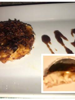 Una foto de Cheesecake de ciruelas con tocineta crocante