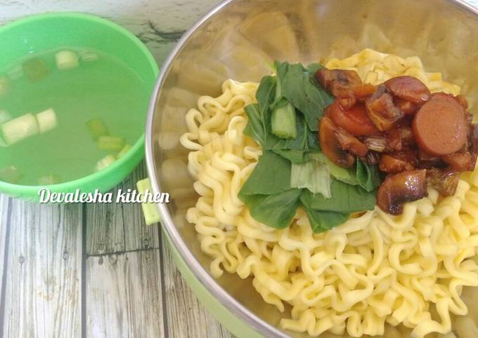 Resep Mie Yamin Sederhana Oleh Devalesha Kitchen Cookpad