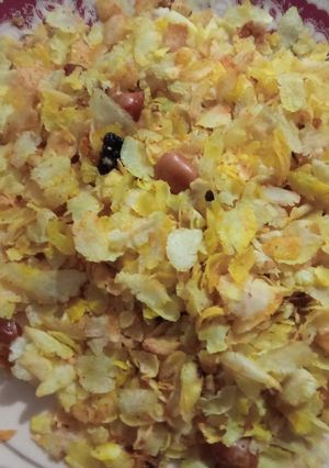 શેકેલ પૌવા નો ચેવડો (Roasted Poha Chevdo Recipe In Gujarati) રેસીપી મુખ્ય ફોટો
