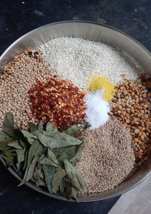 A picture of Idli podi.