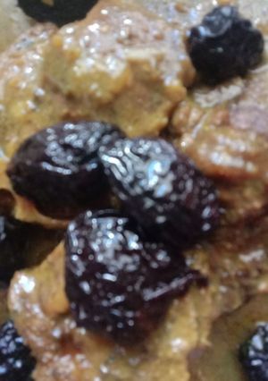 صورة لوصفة طاجين اللحم بالبرقوق (بالخوخ)