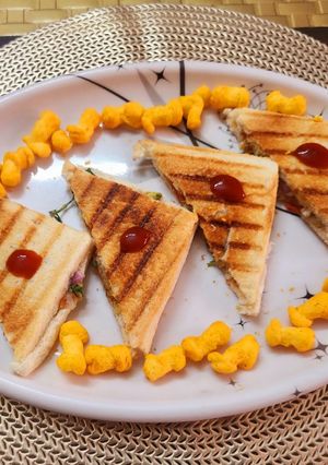 A picture of Peanut butter veg grill sandwich.