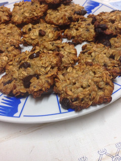 Una foto de Galletas de avena, plátano y chocolate