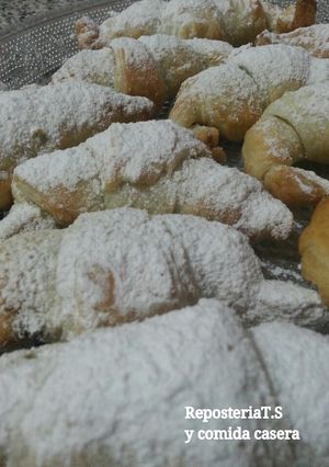 Foto principal de Croissant de hojaldre relleno de nutella