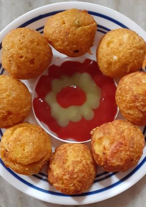 A picture of Appe from leftover Poha.