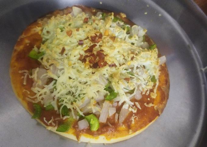 થિન ક્રશ પીઝા (Thin Crush Pizza Recipe In Gujarati)