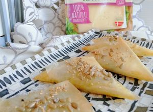 Una foto de Samosas de calabaza, espinacas y queso Havarti