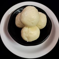 A picture of Manda Pitha.