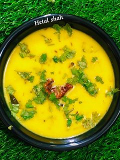 પંજાબી કઢી (Punjabi Kadhi Recipe In Gujarati) રેસીપી મુખ્ય ફોટો